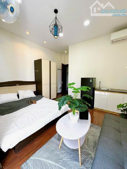 Bán CHDV 7 phòng cao cấp - DT65m2 x 4 tầng - 2 mặt hẻm xe hơi, sát MT Phạm Văn Đồng