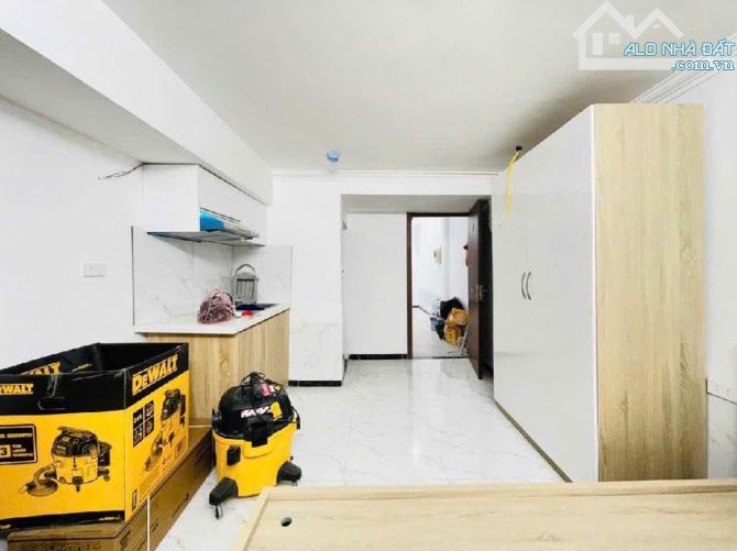 9,5 tỷ 45m2, 5 tầng Trương Định, Hoàng Mai, dân xây, gần ô tô, gần phố, an sinh tốt
