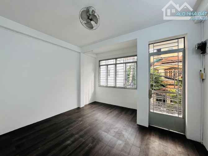 MẶT TIỀN KINH DOANH NGAY TRUNG TÂM PHÚ NHUẬN - 61M2 4 TẦNG 5PN NGANG 4M6 XE HƠI NGỦ NHÀ - - 10