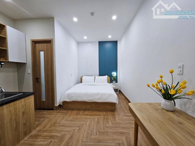 Bán khách sạn hầm 5 tầng VIP Nguyễn Gia Trí cho thuê 300 triệu/tháng ngang 8M x 25M - 10
