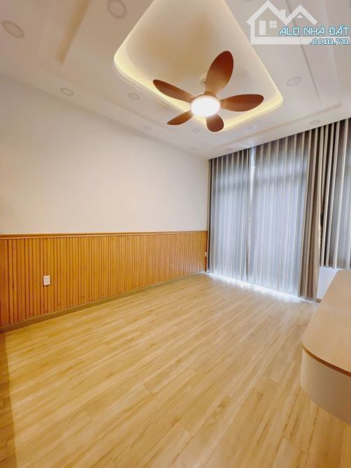 BÁN NHÀ ĐẸP MỚI XÂY KHU VIP ĐƯỜNG SỐ 4 TẤM Q4 XE HƠI ĐỖ CỬA 5PN GIÁ 11T5 TL SÁT MT - 10