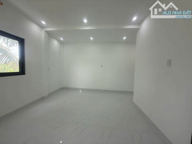 NHÀ TRỆT LẦU ĐƯỜNG XE 7 CHỖ HẺM SAU BẾN XE BẾN TRE - 10