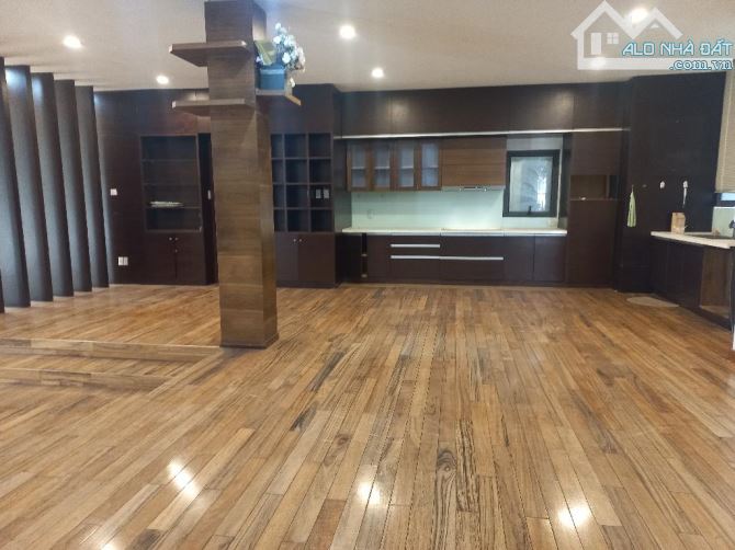 Biệt thự Hoàng Quán Chi - Công Viên Cầu Giấy - Đường To hơn Phố - 340m2 - MT 18m - 100 tỷ - 11