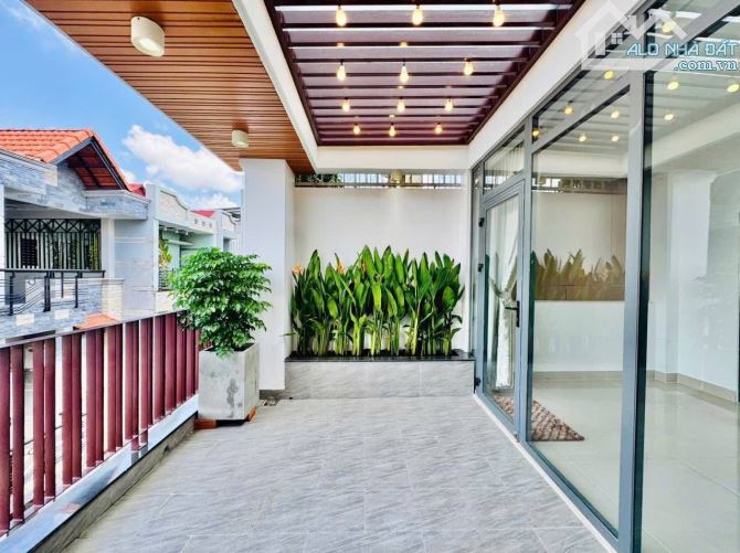Chốt nhanh căn nhà đẹp 63m2 ngay Đ. Bùi Thị Xuân, Tân Bình. Giá: 3 Tỷ 110, có SHR - 11