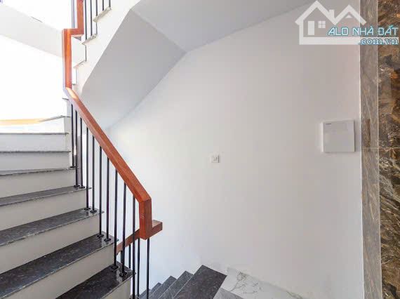 NHÀ NGUYỄN VĂN LINH LÔ GÓC, 6 TẦNG, THANG MÁY, GARO Ô TÔ, DT 50M2, MT 7M, GIÁ 9.05 TỶ. - 11