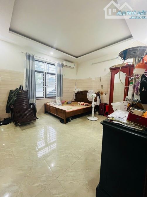 🎉🎉NHÀ MẶT TIỀN PHAN VĂN DỊNH-DIỆN TÍCH CỰC RỘNG 374M2-NGANG GẦN 10M - 11