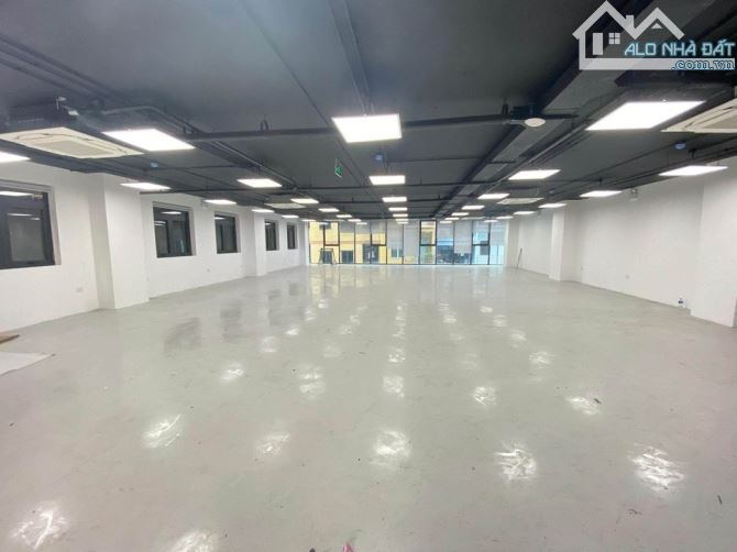 Bán tòa nhà văn phòng mặt phố Lĩnh Nam DT 460m2 x 9 tầng, MT 15m, giá 200 tỷ - 1