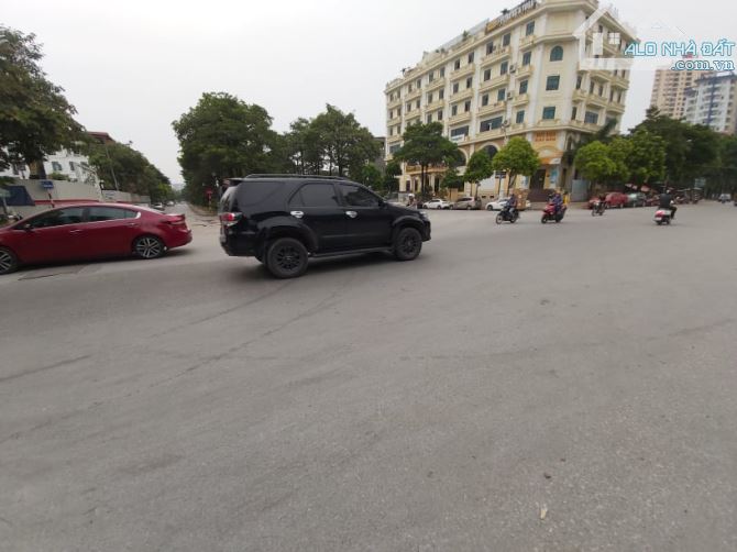 Bán đất mặt phố Nguyễn Cảnh Dị - 5 Ô tô tránh- 450m2 mặt tiền 20m - Giá siêu đầu tư 145 tỷ - 1