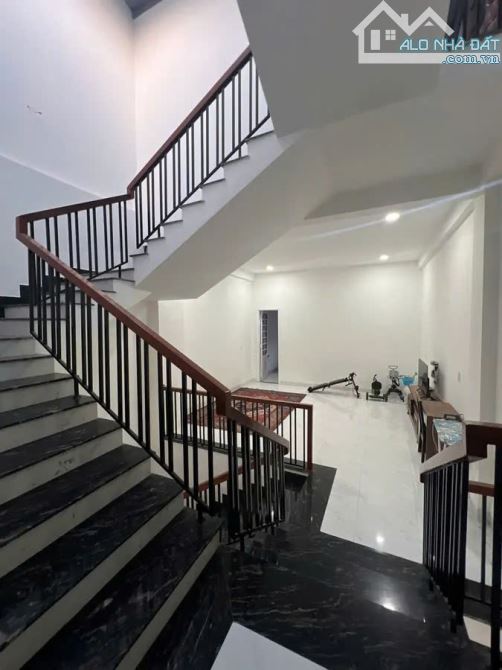 🏡 CHỦ GIẮ SÂU CẦN BÁN NHANH NHÀ 3 TẦNG ĐẸP ĐƯỜNG 7M5 – THANH LƯƠNG 15, KHU ĐT HÒA XUÂN, Đ - 1