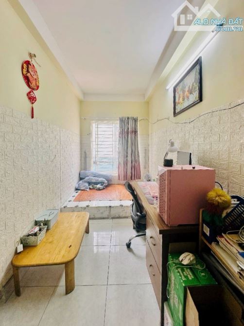 Bán nhanh nhà Q10 4 tầng DTSD 80m2 Nguyễn Ngọc Lộc. Giá 4.3 tỷ. Ngay trưởng Việt Úc - 1