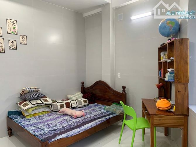 Bán nhà mặt tiền Kênh Tham Lương rộng 10m, P6, Gò Vấp, 45m2, 4 tầng, mới ở ngay - 1