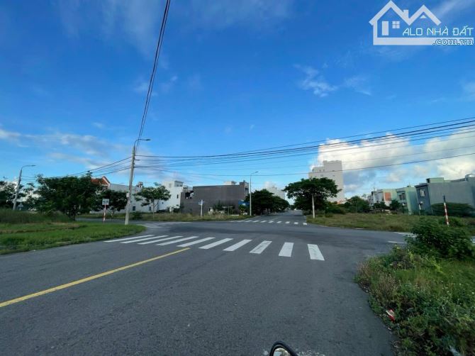 Bán 107m đất 2 mặt tiền đường 10,5m Nguyễn Thần Hiến ngang 8,6m Khu Biển Tân Trà - 1