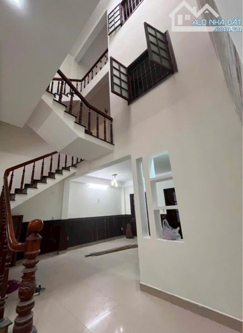 Bán nhà MT Nguyễn Chánh Liên Chiểu sát biển - 1