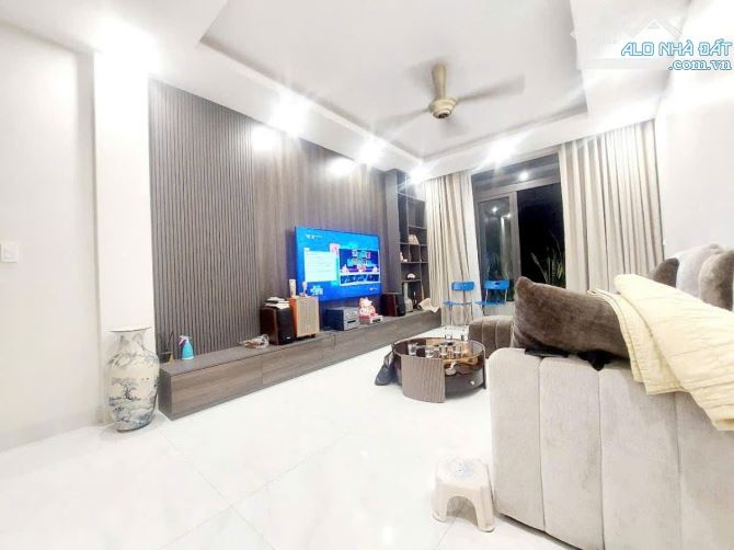 SIÊU PHẨM NHÀ MẶT PHỐ 800A  65m 5 TẦNG MT 7m THANG MÁY GARA Ô TÔ 26 TỶ - 1