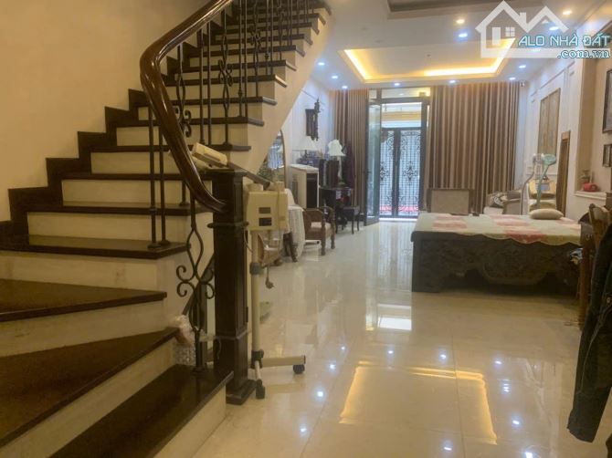 Bán nhà 38m², 6 tầng thang máy, full nội thất, ô tô đỗ cổng - 1