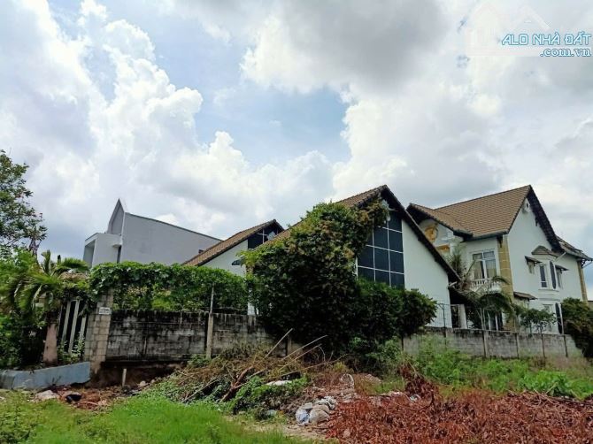 35 TỶ-CẦN BÁN CĂN BIỆT THỰ 865m2-(19x46m) ,đường 197 hoàng hữu nam, p.tân phú ,tp.thủ đức - 1