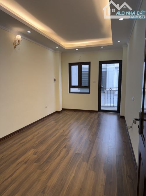 🍀🍀🍀 Nhà Bát Khối Ô TÔ VÀO NHÀ, GIÁ ĐẸP chỉ 6 đồng mốt. Long Biên. - 1