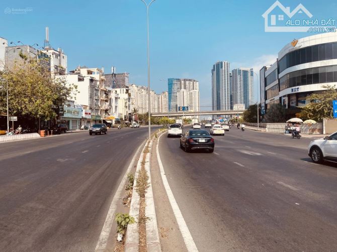 Bán nhà mặt tiền Nguyễn Hữu Cảnh, Bình Thạnh – Ngang 20m, nở hậu 1.036m², giá 460 tỷ, kế - 1
