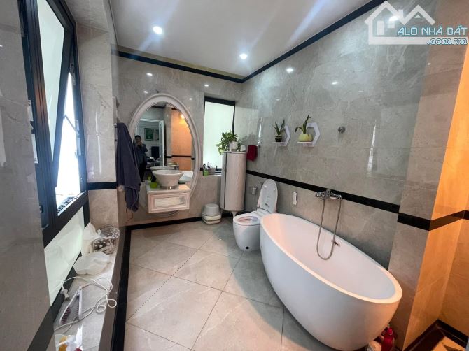 Siêu biệt thự 367m, dành cho giới tinh hoa, hiếm nhà bán VINHOMES RIVERSIDE - 1
