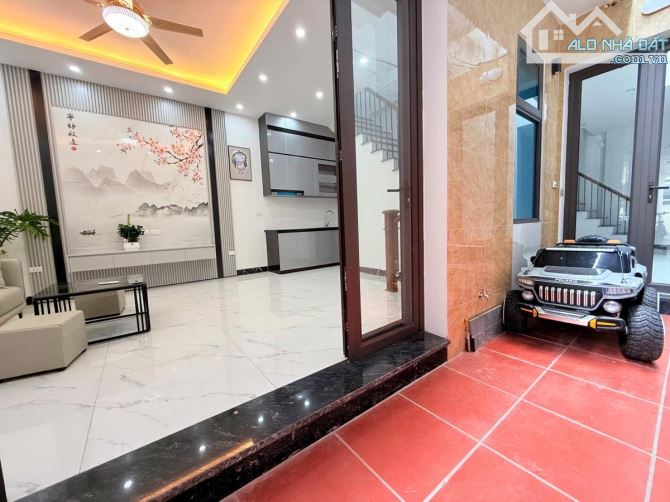 💥💥Kẻ Tạnh - Long Biên có 1 căn nhà đẹp giá siêu tốt cần bán 💥💥 ✅Ngõ trước nhà rộng rãi - 1