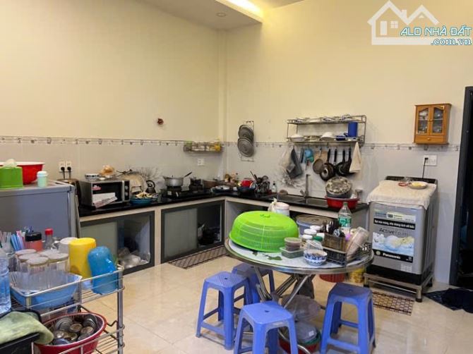 Bán gấp nhà 3 tầng mới toanh 333m2 - vị trí đẹp giá siêu rẻ chỉ 5.9 tỷ - 1