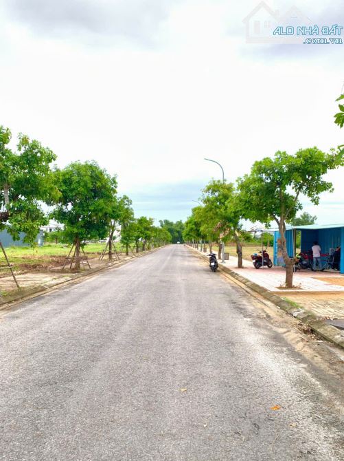 Cần bán lô đất 100m2 ngay Hội An đường 7m5 ngay phố cổ, giá 5,4 tỷ