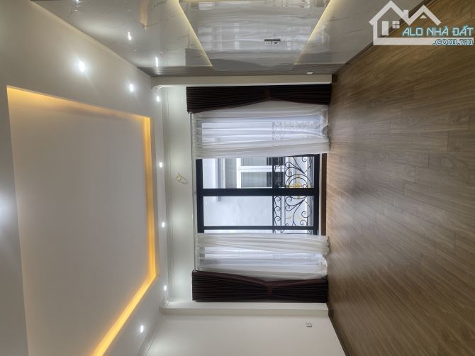 Nhà mới xây 6 tầng thang máy 75m phố Lĩnh Nam ô tô vào nhà. 17,5 tỷ - 1