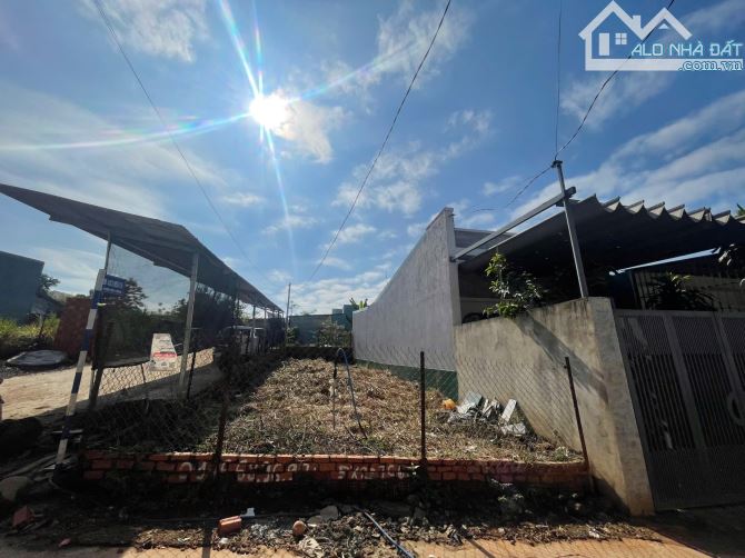 BÁN LÔ ĐẤT YMOAN RẼ TRÁI GẦN TRƯỜNG HỌC NƠ TRANG LƠNG - 1