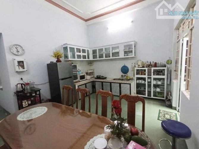 Cho thuê nhà nguyên căn mặt tiền Hùng Vương - 1