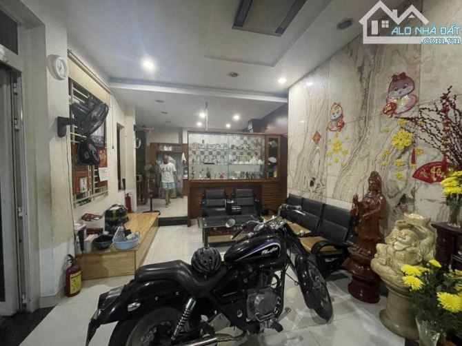 Gấp bán nhà Bà Hạt, Quận 10 - Đường trước nhà rộng 12m - 152m2 (5.5 x 17) nở 16m - 4 tầng - 1