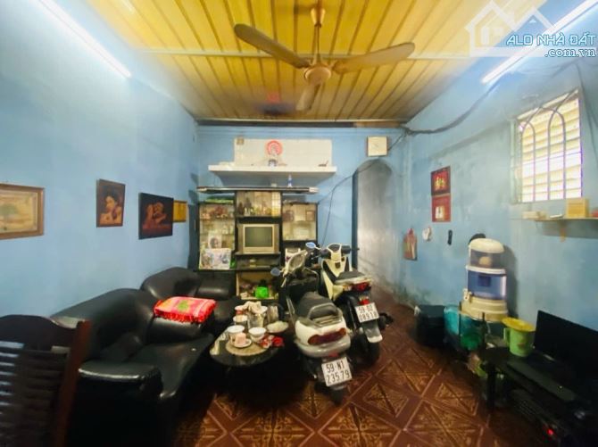🏠Lê Trọng Tấn, BHH, Bình Tân. DT 3,8 x 25,5, cấp 4. Giá 4,4 tỷ TL.  - Hẻm xe hơi tới cổng - 1