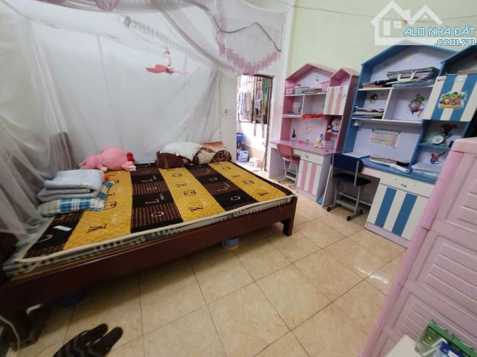 Nhà 2Tầng, dt 39m². Tổ 11 trong đê Yên Nghĩa-Hà Đông, ngay chợ tổ 11 kinh doanh sầm uất. - 1