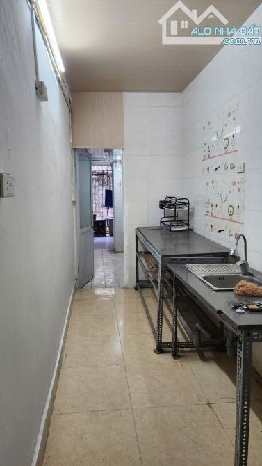 Cho thuê căn hộ tập thể tầng 2 Hào Nam - Phố Vũ Thạnh - 70m - 2 ngủ - full đồ. - 1