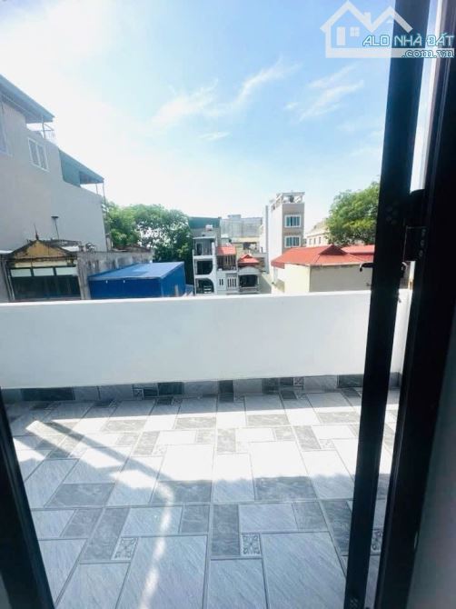 PHỐ NHÁNH, TRUNG TÂM QUẬN, KINH DOANH TẤP NẬP, THÔNG CÁC NGẢ - 1