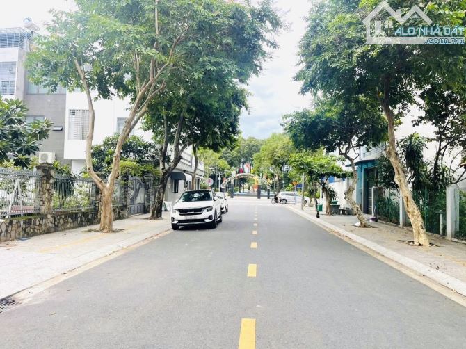 Bán đất mặt tiền đường Nguyễn Trãi,Bà Rịa - DT: 125m2 với Giá bán: 5 tỷ 900 triệu - 1