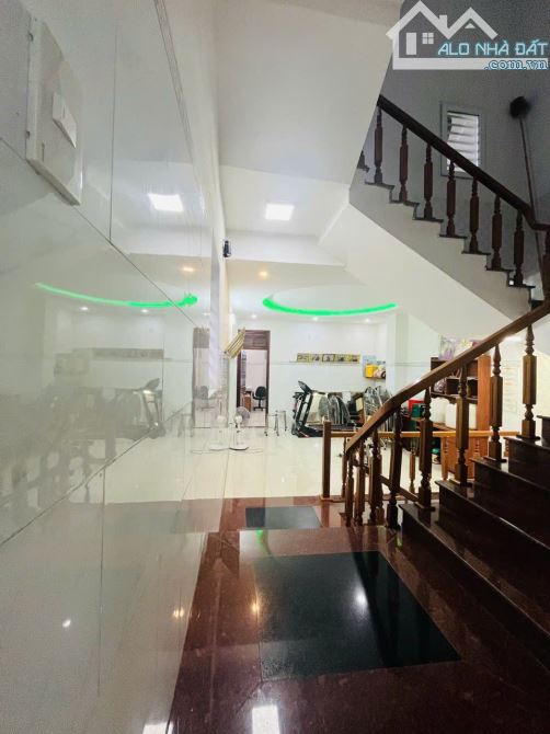 🎉🎉NHÀ MẶT TIỀN PHAN VĂN DỊNH-DIỆN TÍCH CỰC RỘNG 374M2-NGANG GẦN 10M - 1