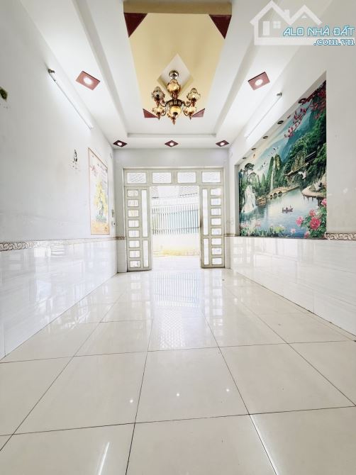 Bán Nhà Mặt Tiền Hóc Môn -105 M2 (7x15 ) - 2Tầng - Đường nhựa 8m  -  Chỉ 4,35Tỷ. - 1