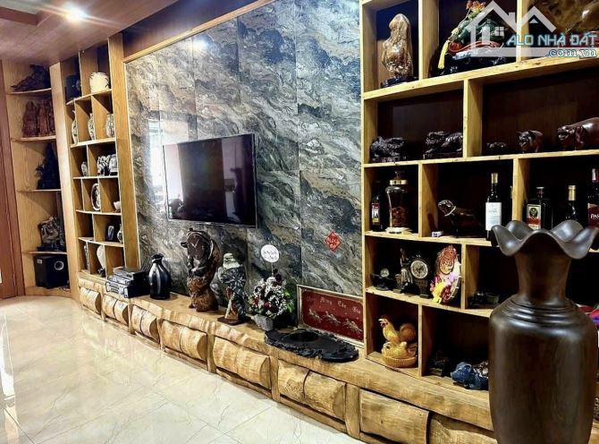 ĐỊNH CƯ ĐỨC BÁN GẤP NHÀ MAI THỊ LỰU,QUẬN 1.GIÁ CHỐT 6TỶ320/78m2(5,2x15m).GẦN CV LÊ VĂN TÁM - 1