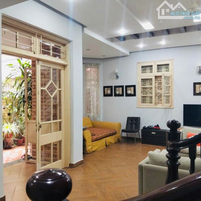 BÁN Nhà Sân Vườn Hoa Lư, HAI BÀ TRƯNG, 90M2 X 4 TẦNG, LÔ GÓC 2 THÁNG, MẶT TIỀN 9M