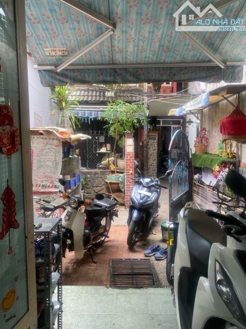 Bán nhà cũ, (4x30)m2, 2 tầng, gần Nguyễn Tất Thành - 7,19 tỉ. - 1