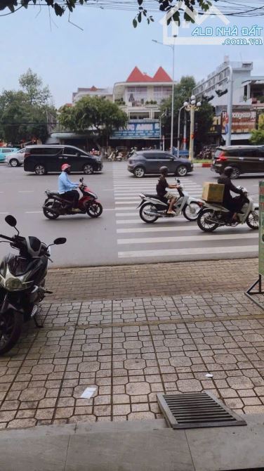 BÁN NHÀ 1 TRỆT 2 LẦU – MẶT TIỀN NGUYỄN ÁI QUỐC 📍 Ngay ngã 4 Cổng 2 Sân Bay - 1