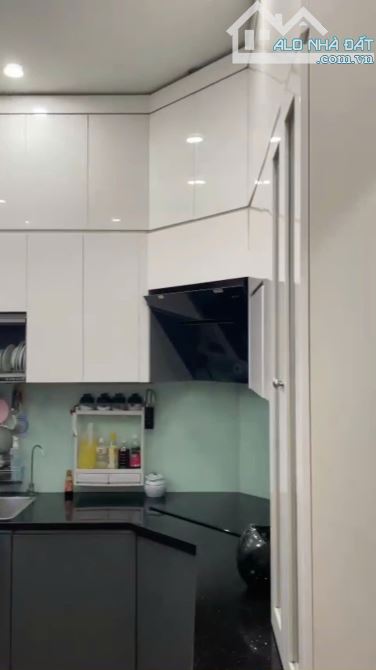 Cho thuê nhà nguyên căn ngõ 42 Thịnh Liệt 50m2 x 4 tầng.4 ngủ.3 wc.12 triệu - 1