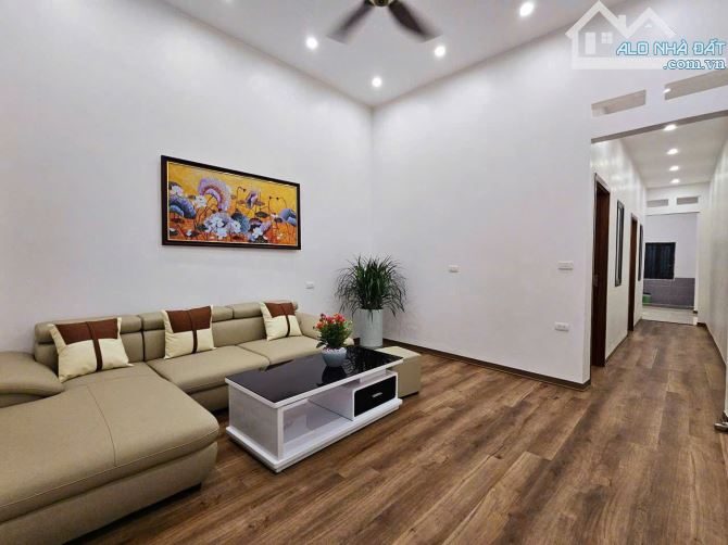 Bán nhà C4 Chi Đông, Mê Linh. Mặt chợ, kinh doanh đẹp. Vị trí trung tâm tiện ích bạt ngàn - 1
