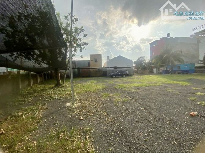 (3700m2) - 2000m2 thổ cư. Đỗ Xuân Hợp. San lấp cao ráo. Kinh doanh đa ngành nghề - 1