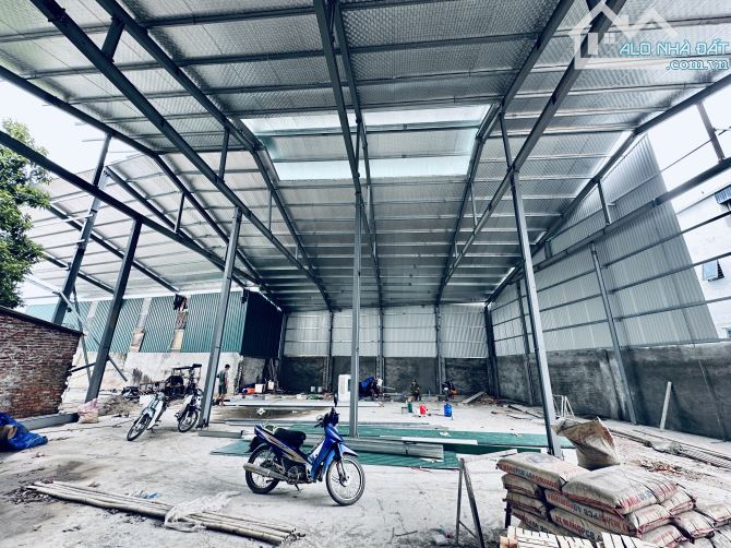Cho thuê 750m2 kho mới dựng sẵn vp khung zamil đẹp - 1
