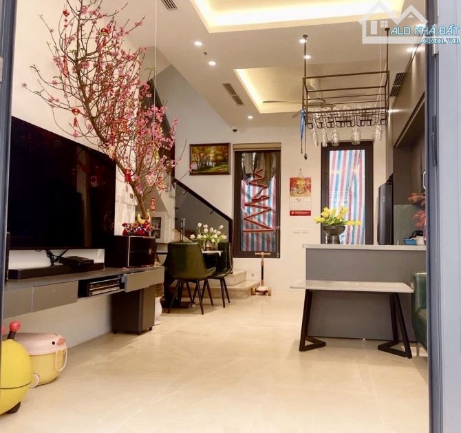 Bán Nhà Thượng Thanh,Long Biên 72-Mặt Tiền 6.7m-hơn 11 tỷ-Ô TÔ TRÁNH-FULL NỘI THẤT - 1