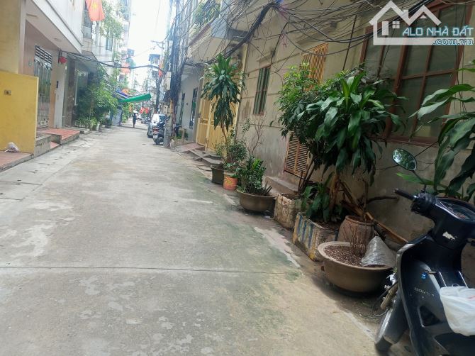 BÁN ĐẤT TẶNG NHÀ CẤP 4, VỊ TRÍ HIẾM, TRẦN NHẬT DUẬT, GẦN HỒ ĐẦM KHÊ 41M2 GIÁ 7,8 TỶ - 1