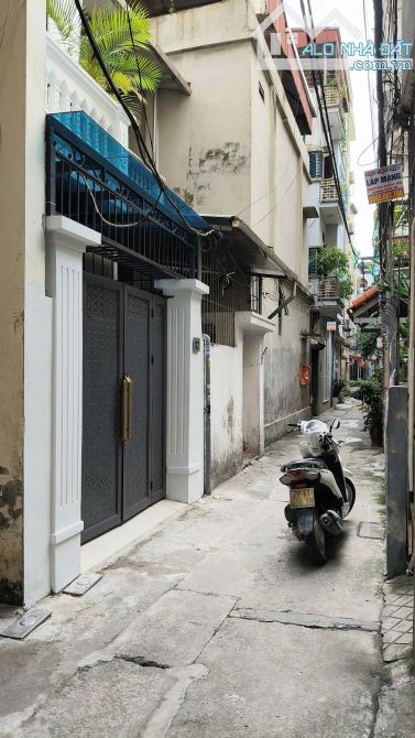 Bán căn 37m2 5 tầng phố Hoàng Đạo Thành, giá nhỉ 8tỷ - 1