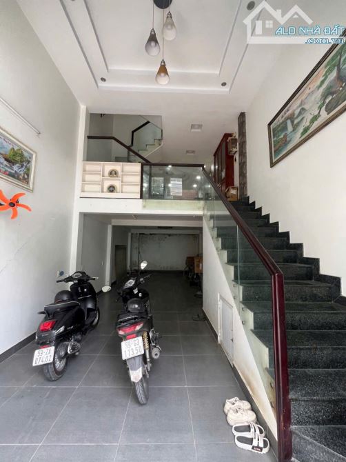 Cần bán nhà hẻm 6m Nguyễn Thị Hương, Nhà Bè, Dt 4,25 x12m, 3 lầu. Giá 6,2 tỷ - 1