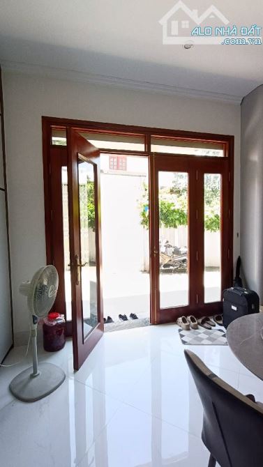 💥gara oto 7 chỗ - thang máy nhập khẩu - 50m2 X 5 tầng lô góc Thạch Bàn - 6.69 tỉ💥 - 1